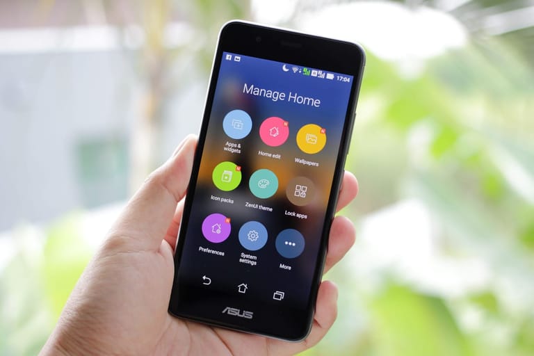 Spike 500 Amrix: a finance app open on a smartphone