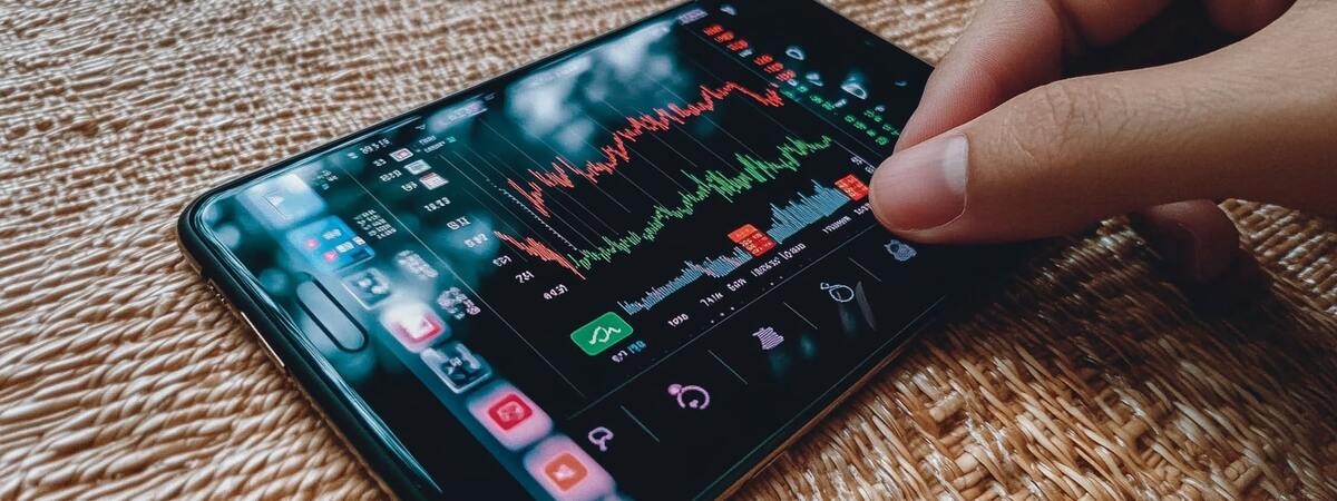 Signal Manerix X 6 Signal Manerix X Crypto Market Graph on Phone (2)